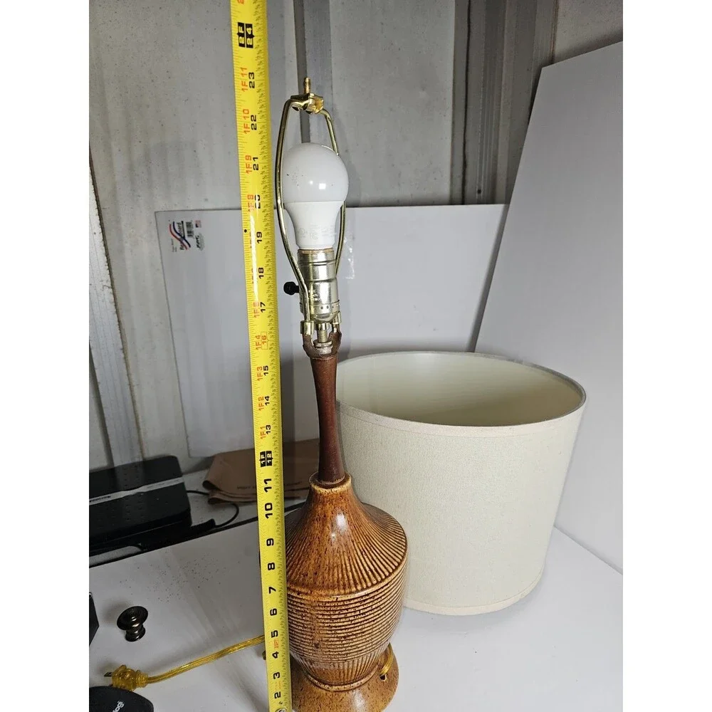 Mid-Century Modern Quartite Creative Corp Table Lamp with  Shade